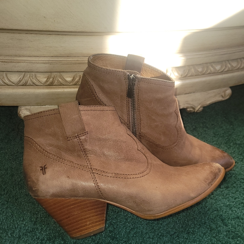 Frye bootie